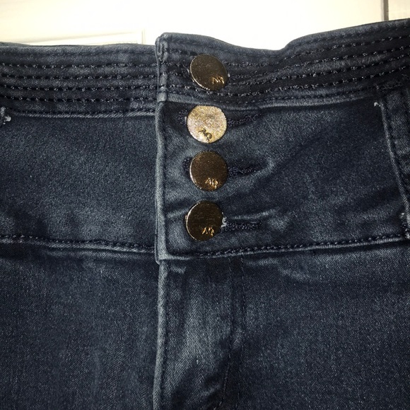 High Waisted Jeans - Picture 2 of 5